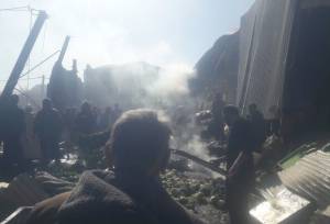 سقوط بالگرد در  میدان تره‌بار درچه؛ ۴ نفر جان باختند