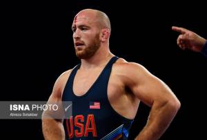 شکست سنگین قهرمان آمریکایی کشتی جهان و المپیک برابر پدیده روس