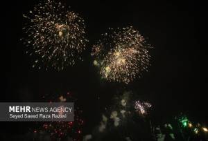 تصاویری از نورافشانی به مناسبت سالگرد پیروزی انقلاب اسلامی در اسلامشهر