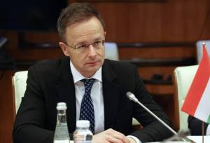 پاسخ عملی مجارستان به باج‌گیری اوکراین