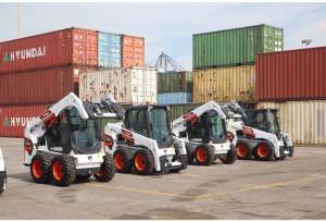 اولین محموله ماشین‌آلات عمرانی همیار تجارت با تکیه بر ظرفیت‌های منطقه آزاد به بندر رسید