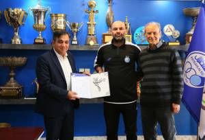 سرمربی جدید استقلال حکمش را گرفت + عکس