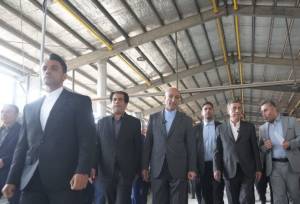 بازدید معاون اجرایی رئیس‌جمهور از کارخانه کاشی و سرامیک در کرمانشاه