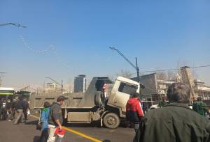 انسداد مسیر تردد اتوبوس های تندرو در مسیر ولیعصر_پارک وی