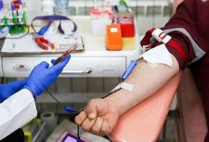 اهدای ۲۶۱ واحد خون در روز ۲۲ بهمن در استان اصفهان محقق شد