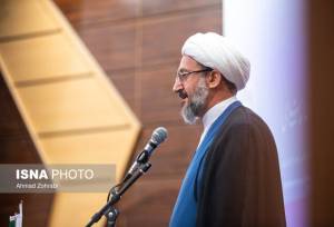 رئیس دانشگاه قم:شگرد دشمنان ایجاد تفرقه و انشقاق است