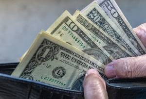 کشف ۴۱۶ میلیارد ریال ارز خارجی قاچاق در هنگ مرزی ارومیه