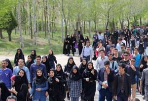 نهادهای اداری دغدغه و مطالبات جوانان را با اولویت بیشتر دنبال کنند