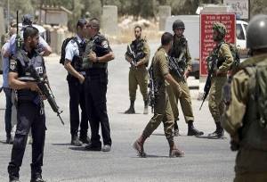 ممانعت نظامیان اسرائیلی از ورود فلسطینی ها به قدس اشغالی