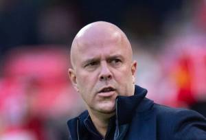 نشست اضطراری در لیورپول برای آینده اشلوت