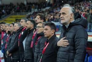 نبی: مباحث رسانه‌های معاند در مورد بازیکنان تیم ملی کذب است