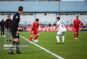 تقسیم امتیاز ملوان و تراکتور در شب درگیری دو چهره همیشه جنجالی