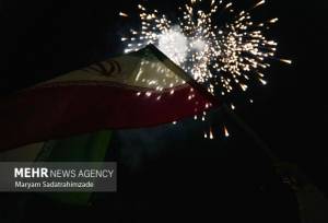 طنین بانگ الله اکبر و مراسم نور افشانی شب ۲۲ بهمن در آستانه اشرفیه