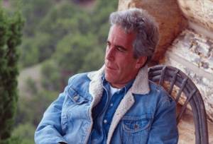 استفاده اپستین از فرودگاه‌های انگلیس برای قاچاق انسان