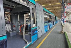 روند آماده‌سازی متروباس‌های تمام‌برقی در چین برای ایران