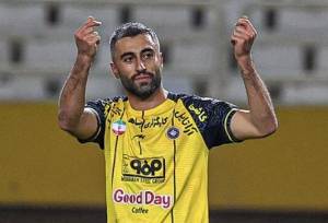 پاسخ کاوه رضایی به منتقدان: پول شمردن روی چمن نقش‌جهان