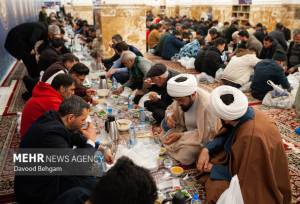 اجرای «ضیافت الهی» در ۳۰۰ بقعه مازندران؛ افطاری ساده برپا می‌شود