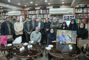 کَمان فضای خاصی از جنگ و انقلاب را نشان می‌داد