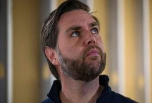 معاون ترامپ: متحدان اروپایی به منافع خود آسیب می‌زنند