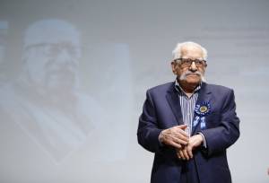 پیکر پروفسور «عبدالمجید ارفعی» در آرامگاه حافظ آرام می‌گیرد