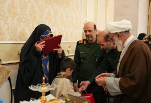 ابلاغ سلام رهبر معظم انقلاب به خانواده شهدای استان البرز