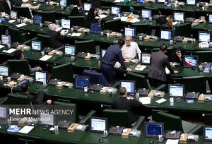 ۵۰ نماینده مجلس خواستار اجرای قانون جوانی جمعیت شدند
