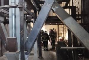 آتش‌سوزی در یک کارخانه تولید آرد در شیراز مهار شد