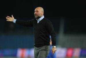 کار بازیکنان می توانست کمر تیم را بشکند/ تلاش می کنم صدرنشین بمانیم