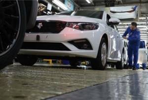 عبور ایران‌خودرو از مجموع تولید سال ۱۴۰۳ یک ماه زودتر از پایان سال