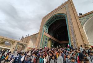 حضور پرشور مردم مشهد اردهال کاشان در راهپیمایی ۲۲ بهمن