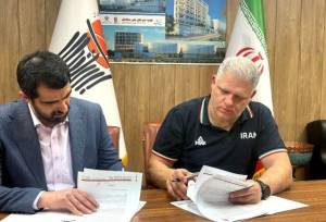 مانولوپولوس تا ۲۰۲۸ با ایران تمدید کرد