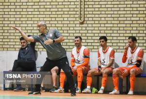 سرمربی تیم فوتسال مس سونگون: هنوز چیزی تمام نشده و امیدواریم حق به حق‌دار برسد