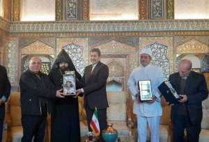 پیشوایان ادیان توحیدی اصفهان با استاندار دیدار کردند