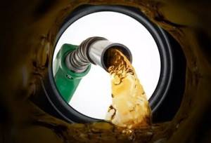 کشف ۱۷ هزار لیتر بنزین قاچاق در آب‌های میناب