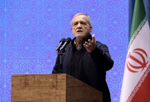 پزشکیان: دولت با تمام توان برای حل مشکلات در تلاش است