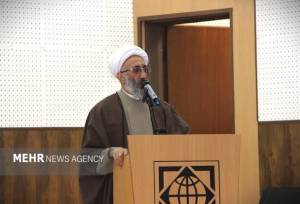 دانشگاه در خط مقدم دفاع از انقلاب ایستاده است