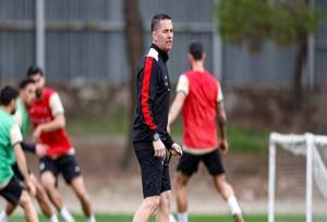 اوسمار: شرایط را تغییر می‌دهیم/ از درک بالای هواداران قدردانی می‌کنم