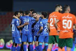 مس رفسنجان ۰ - ۱ استقلال/ صدرنشینی آبی‌پوشان پس از اخراج ساپینتو