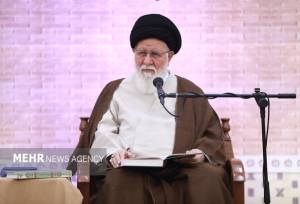 «خدا ستیزی»، ابزار دشمن برای تسلط بر ما است