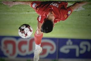 اخراج دو ذوب آهنی در نیمه نخست بازی با فولاد/ اسکوربرد خاموش شد!