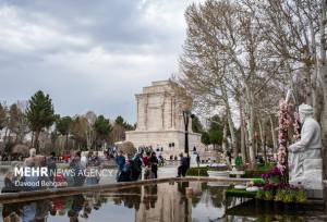 جشن‌های نوروزی به مدت ۱۰ الی ۱۳ روز در محل آرامگاه فردوسی برگزار شود
