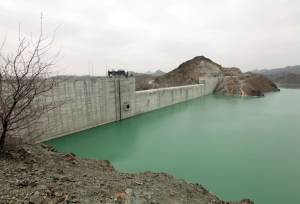 چالش آب در تهران؛ مصرف غیرمتعارف، سدهای خالی و راهکارهای مقابله با آن