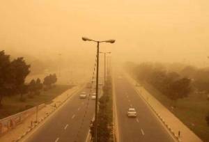 کاهش تدریجی گرد و غبار در ایلام از صبح امروز