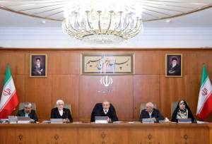 عیدی کارکنان دولت ۱۰ میلیون تومان شد