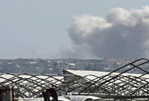 تداوم ویرانگری در غزه؛ ستونی از دود از شرق خان یونس به هوا برخاسته است