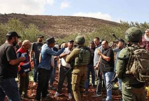 افزایش خشونت شهرک‌نشینان در کرانه باختری؛ ۴۲ خانواده آواره شدند