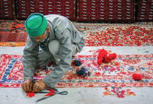 نمدمالی؛ میراثی که زیر کوبش ماشین‌آلات از نفس افتاد