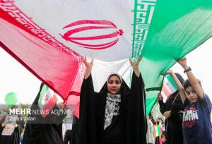 راهپیمایی مردم سیریک در روز ۲۲ بهمن