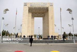 دانشجویان سمنانی: این سه رنگ زیبا، وجه اشتراک تمام مذاهب، احزاب و قومیت‌های ایرانی است