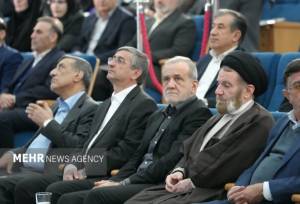 تصاویری از افتتاح یک واحد تولید سیمان در ازنا